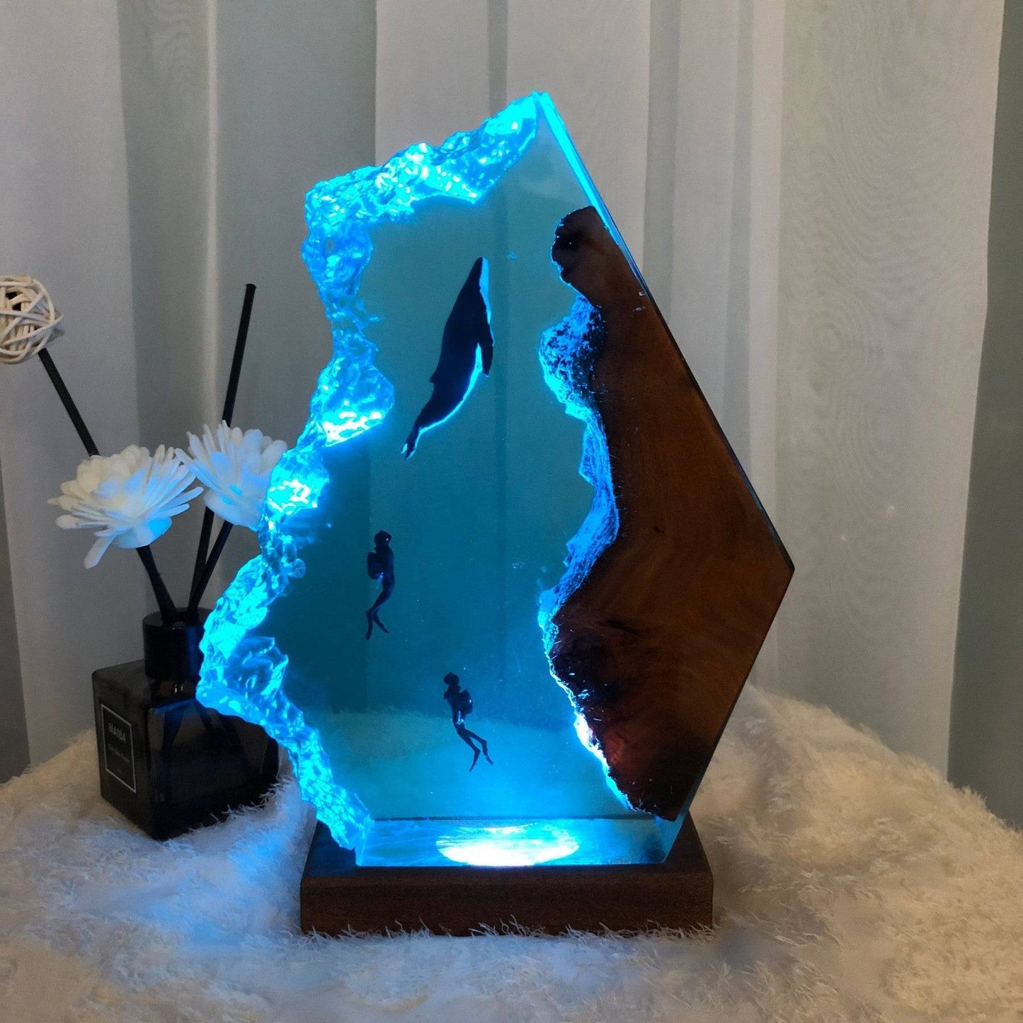 Ocean Epoxy Resin Night Light Humpback and Couple Diver Night Light - OPICRAFT