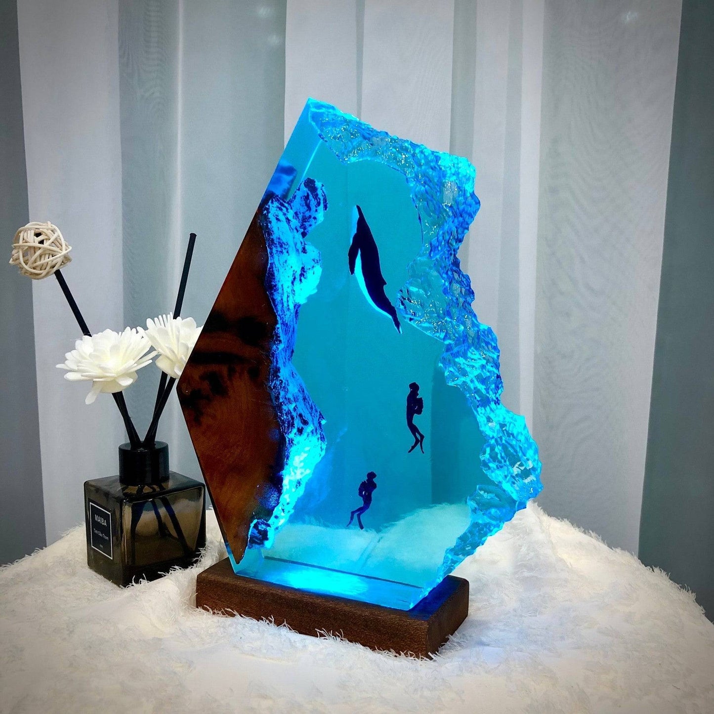 Ocean Epoxy Resin Night Light Humpback and Couple Diver Night Light - OPICRAFT