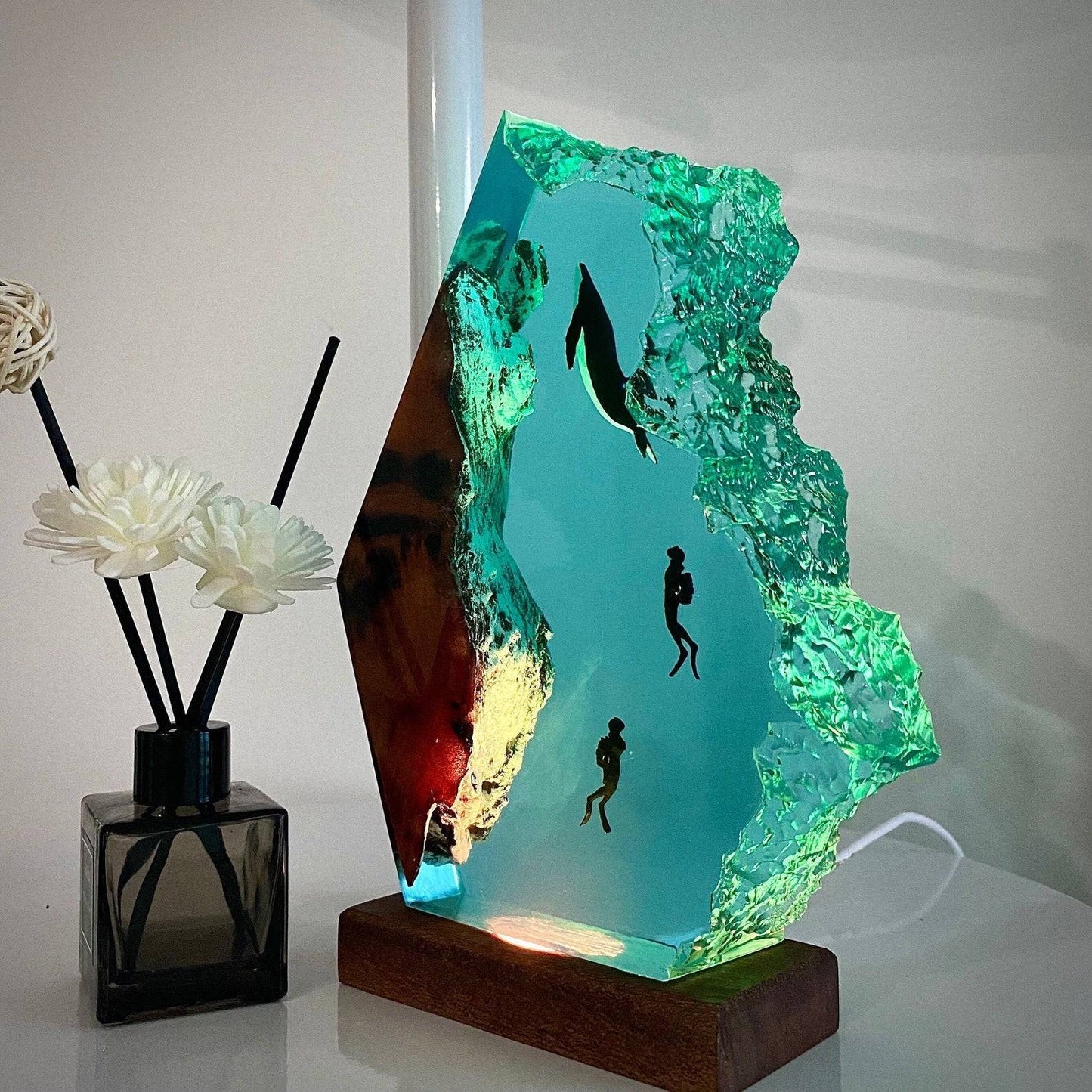 Ocean Epoxy Resin Night Light Humpback and Couple Diver Night Light - OPICRAFT