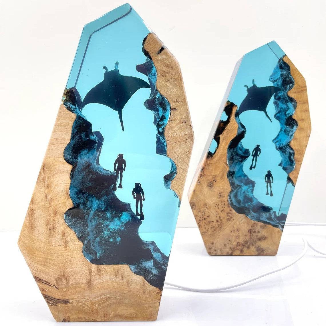 Manta Rays Couple Divers Resin Night Light - OPICRAFT