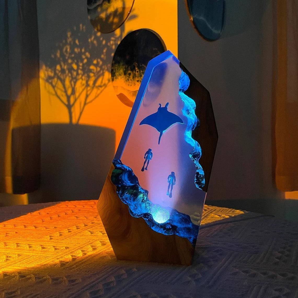 Manta Rays Couple Divers Resin Night Light - OPICRAFT