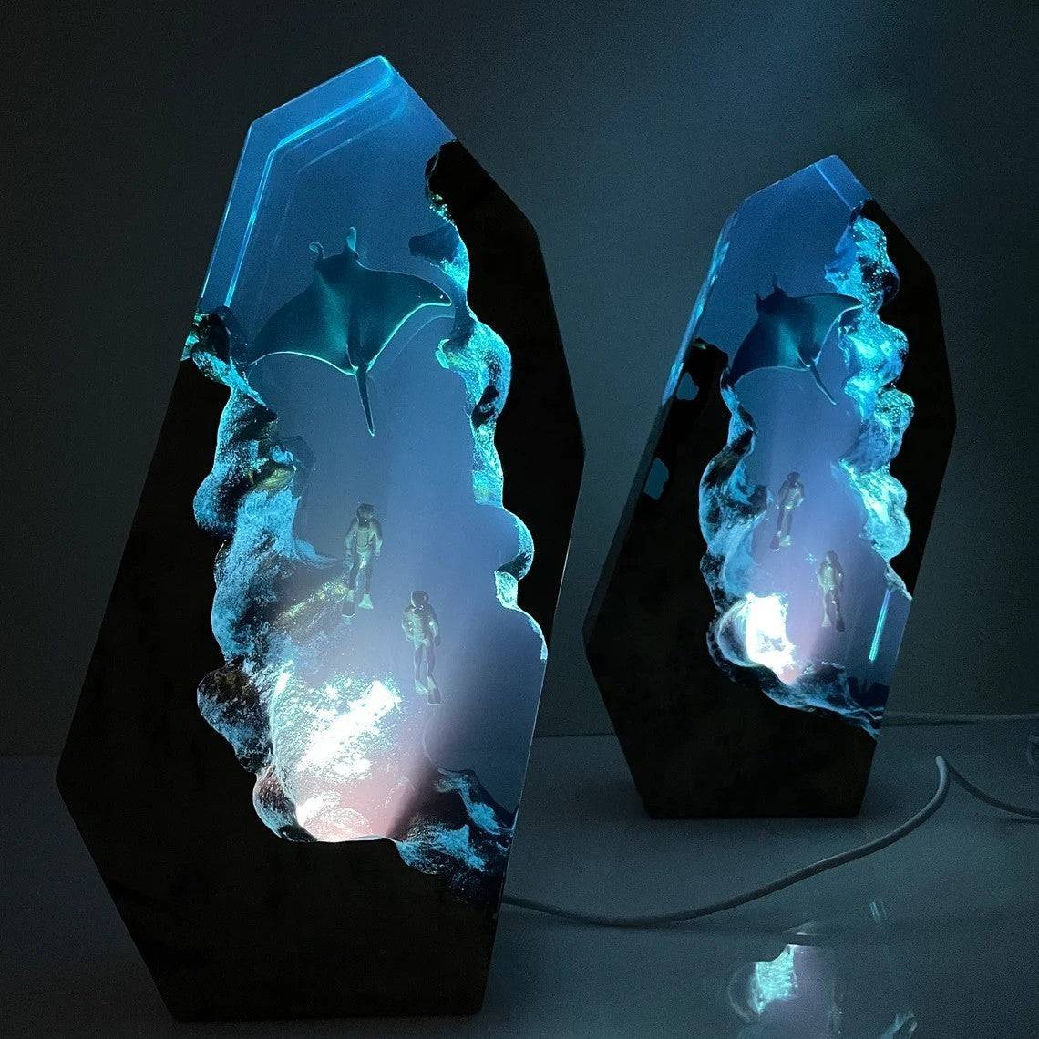 Manta Rays Couple Divers Resin Night Light - OPICRAFT