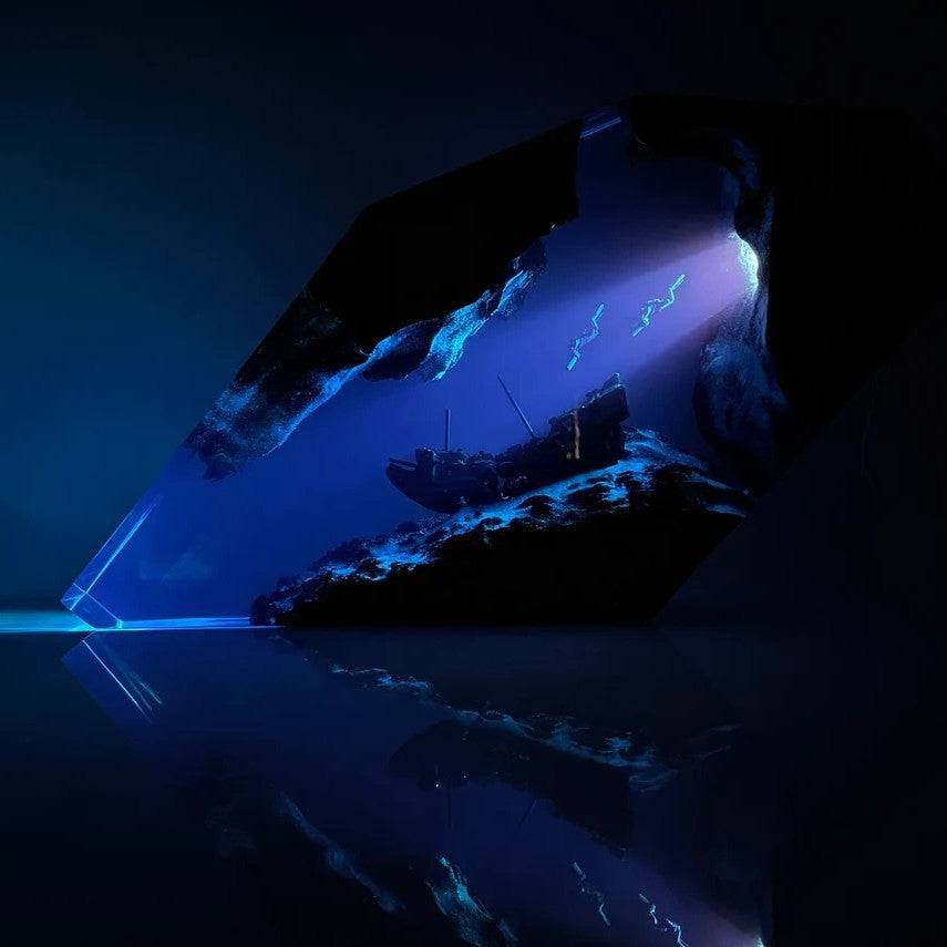 Divers Explore Shipwreck Resin Night Light Resin Wood Lamp Blue Ocean Miniature - OPICRAFT