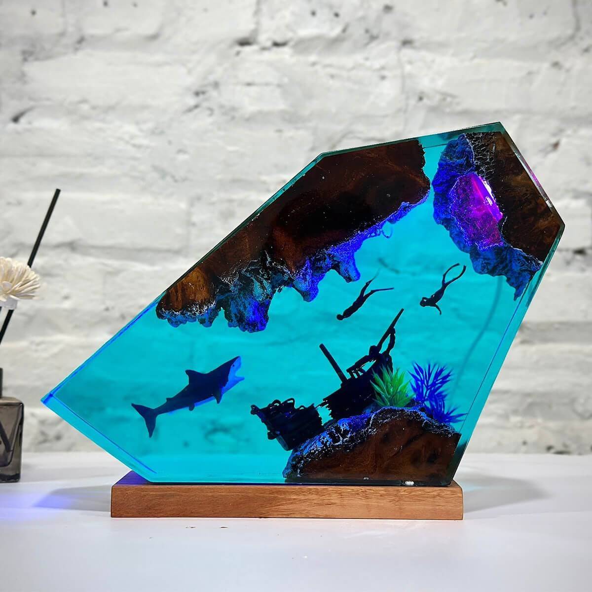 Great White Shark & Couple Diver Resin Night Light Christmas Gift - OPICRAFT 