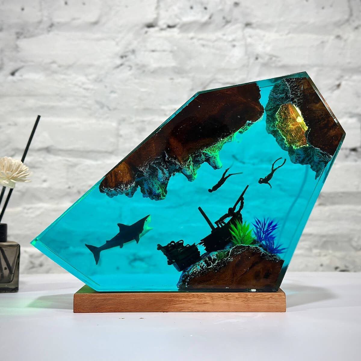 Great White Shark & Couple Diver Resin Night Light Christmas Gift - OPICRAFT 